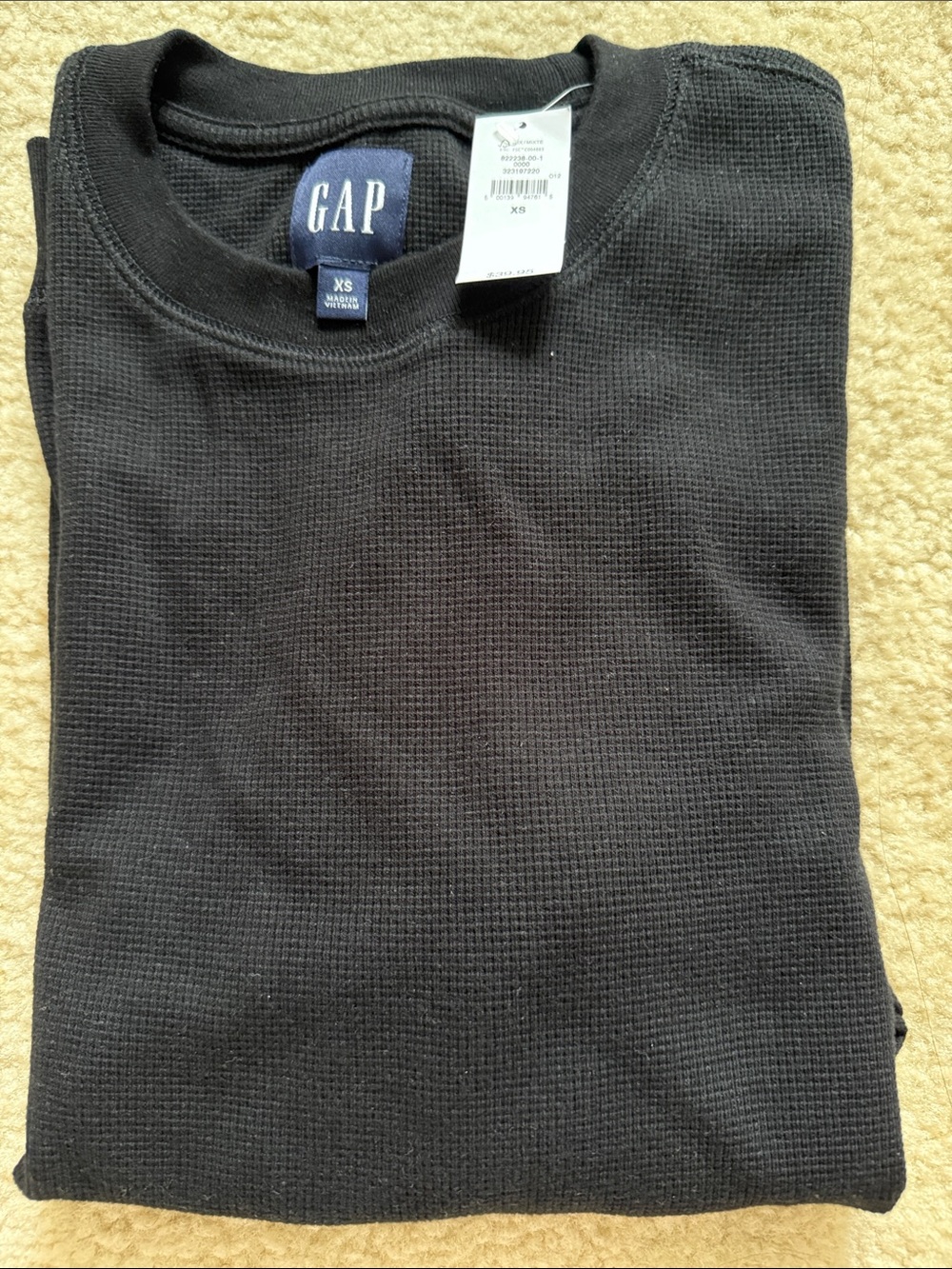 Brand new!!! GAP Men's Black Waffle Crewneck Sweater size XS